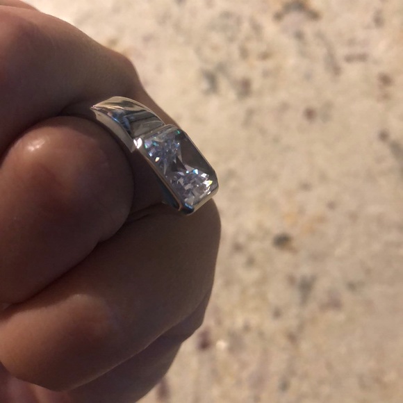 Henri Bendel ring - Picture 3 of 4